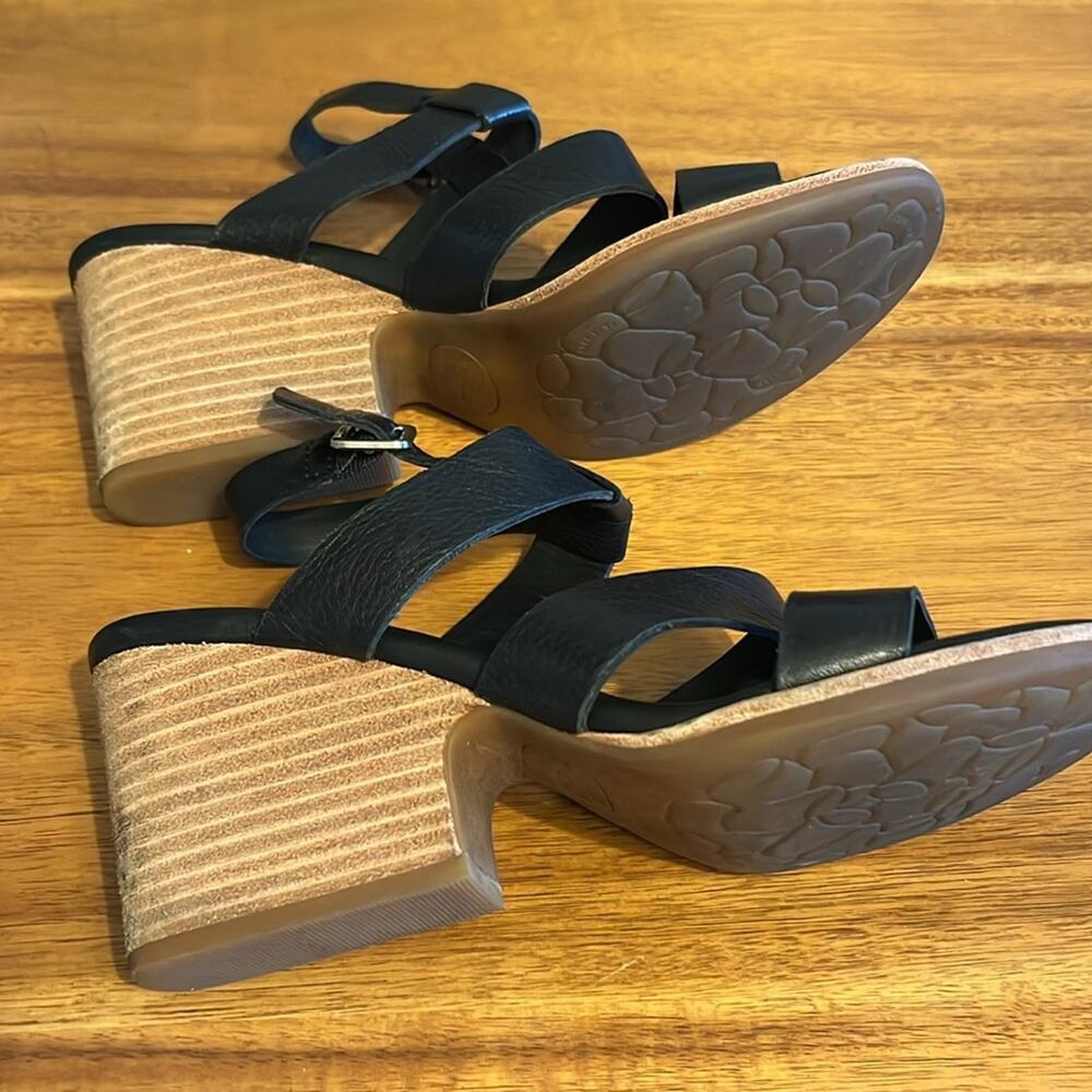 Kork Ease heeled sandals.  Size 8 - Picture 5 of 7